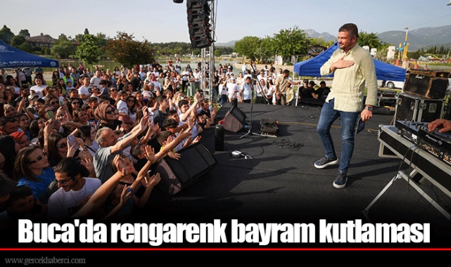 Buca'da rengarenk bayram kutlaması