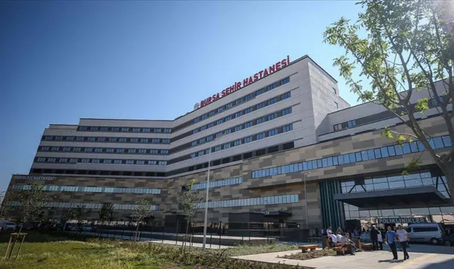 Bursa Şehir Hastanesi’nde vurgun: Tıbbi malzemeleri satan 3 görevli tutuklandı