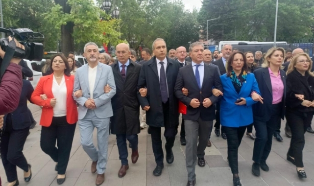 CHP, MEB önünde: AKP iktidarında eğitim niteliksizleştirildi, dinselleştirildi; Yusuf Tekin ve kadroları bekâ sorunudur