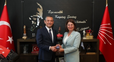 Foça Başkanı Fıçı, Özel'i makamında ziyaret etti
