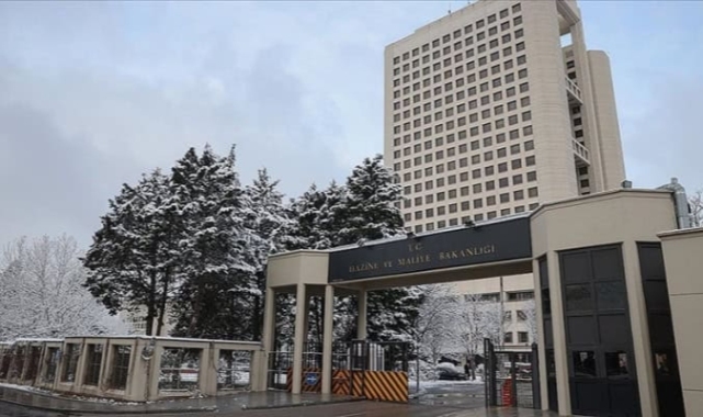 Hazine 1,1 milyar dolar borçlandı