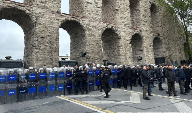 İçişleri Bakanı Yerlikaya'dan 1 Mayıs'ta görev alan İstanbul polislerine teşekkür: "Sizlerle iftihar ediyorum"