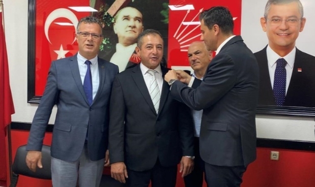 İYİ Parti Alaşehir’de istifa depremi! CHP’ye katıldılar