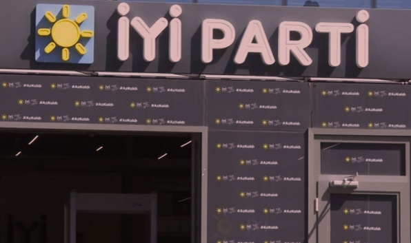 İYİ Parti'de toplu istifa