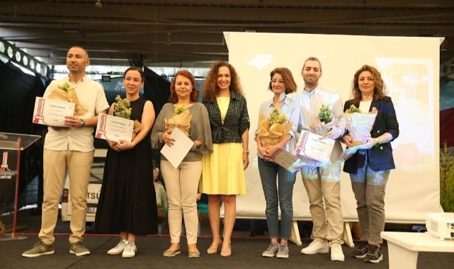 Karşıyaka Çiçek Festivali kapılarını açtı