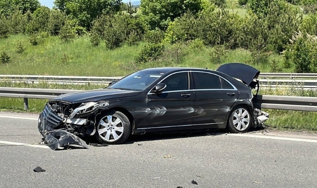 Milli Eğitim Bakanı Tekin'in makam aracı TEM’de kaza yaptı