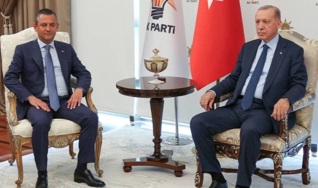 Özgür Özel'den Erdoğan'a "özel" hediye; Sadece 2023 adet üretildi
