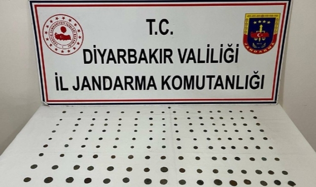 Tarihi eser operasyonunda 145 sikke ele geçirildi