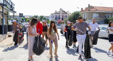 Alaçatı'da çevre temizliği sürüyor