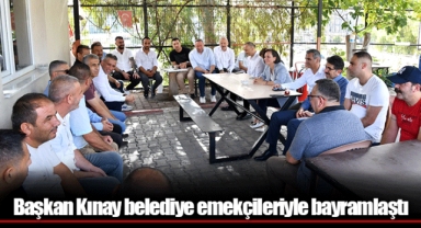 Başkan Kınay belediye emekçileriyle bayramlaştı