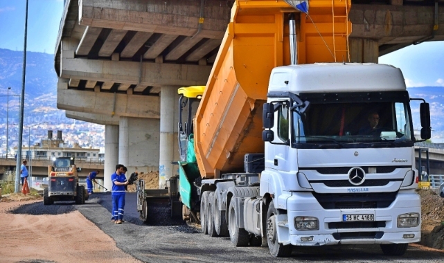Başkan Tugay’ın 180 günlük Hızlı Eylem Planı işliyor: İZBETON ekipleri dört koldan sahada