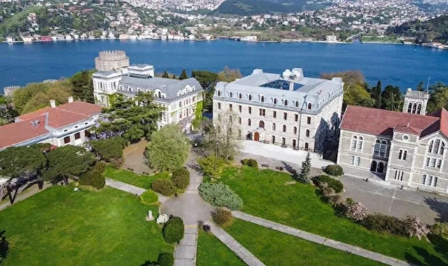 Boğaziçi Üniversitesi'nde 'devir-teslim': AK Partili belediye çalışanı gitti, AK Partili belediye çalışanı geldi