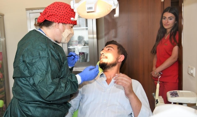 Bornova Belediyesi’nden çocuklara diş taraması