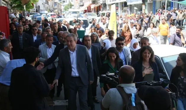 DEM Parti, İstanbul'dan Hakkari'ye yürüyecek