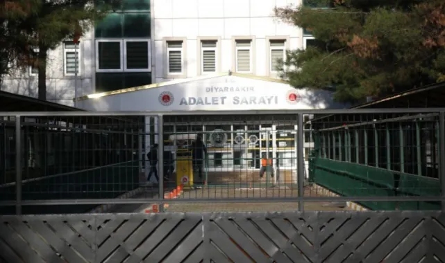Diyarbakır’da gözaltındaki 6 eski belediye eş başkanı tutuklandı