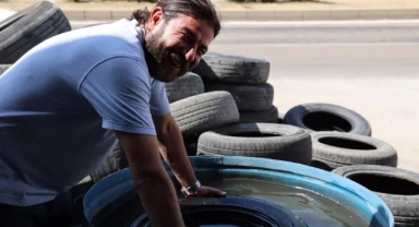 'Gülen Adam' filmi gerçek oldu: Sürekli güldüğü için cenazelere gidemiyor