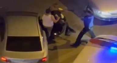 Sokak ortasında darp: 2 polis açığa alındı