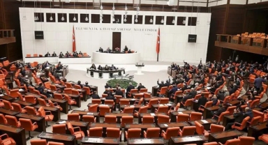 TBMM Genel Kurulu’nda CHP-Ak Parti grupları arasında