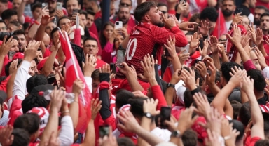 Almanya'daki Türkler, milli takımın performansıyla gurur duyuyor