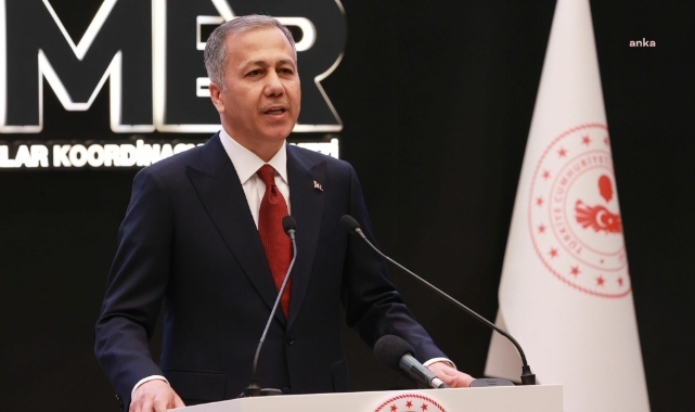 Bakan Ali Yerlikaya: Mersin'de PKK elebaşı lehine slogan atan 11 şüpheliden 9'u yakalandı