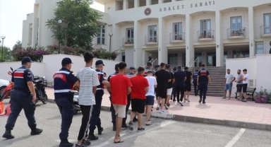Bodrum'da göçmen kaçakçılığı yaptıkları iddiasıyla gözaltına alınan 4 zanlı tutuklandı