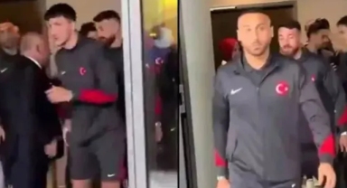 Cenk Tosun Mehmet Büyükekşi'yle Neden Tokalaşmadığını Açıkladı