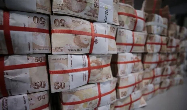 Hazine, 2 ihalede 43,7 milyar lira borçlandı