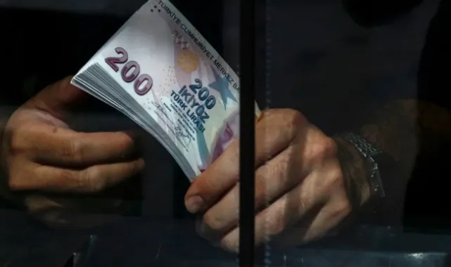 Hükümet, milyonlarca çalışanın beklediği asgari ücret zammıyla ilgili açıklama yaptı!