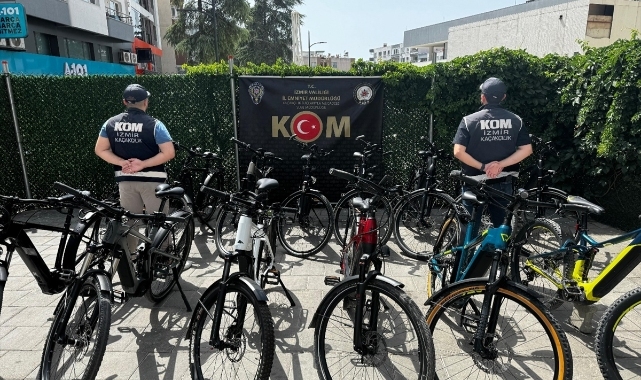 İzmir'de düzenlenen kaçakçılık operasyonlarında 52 kişi hakkında adli işlem yapıldı