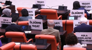 Katliam yasasına Meclis'te tepki
