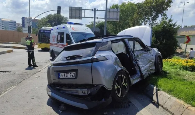 Kırmızı Işık İhlali Yapıp Kazaya Neden Oldu, Görgü Tanıklarına Saldırdı!