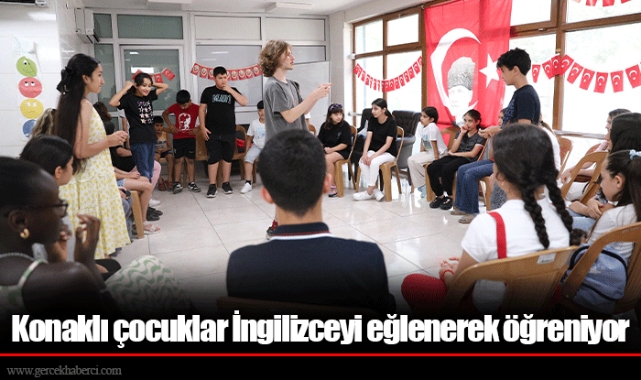 Konaklı çocuklar İngilizceyi eğlenerek öğreniyor