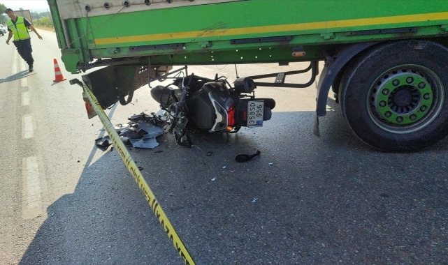 Ödemiş'te tırla çarpışan motosikletin sürücüsü yaralandı