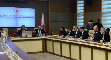 Öğretmenlik Meslek Kanunu Teklifi’nin komisyonda kabul edilmesine CHP’den sert tepki