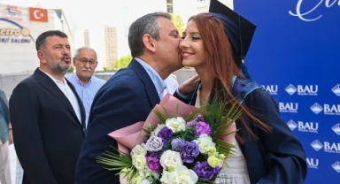 Özgür Özel'in mutlu günü