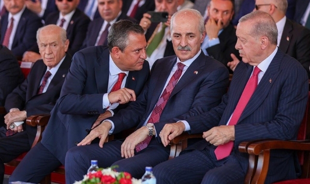 Özgür Özel ve Erdoğan'ın sohbet anları gündem oldu: Yapılan konuşmaya dair ilk açıklama