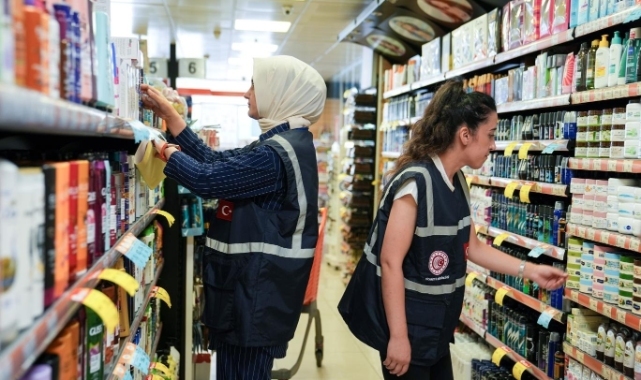 Ticaret Bakanlığı ekipleri İstanbul'da market ve restoranları denetledi: 9 bin 751 ürünle ilgili mevzuata aykırılık tespit ettik