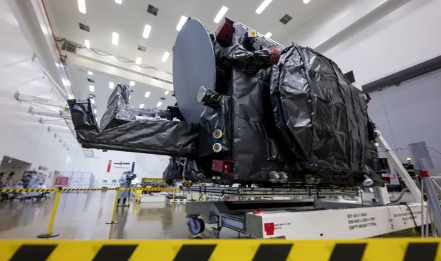 Türksat 6A fırlatma öncesi kapsüle yerleştirildi