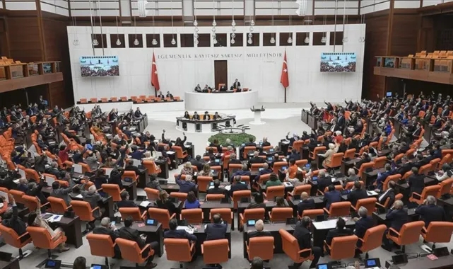 'AKP ve CHP denince aklınıza gelen ilk 3 siyasetçi' anketi: AKP'de sürpriz isimler, CHP'de çarpıcı sonuç
