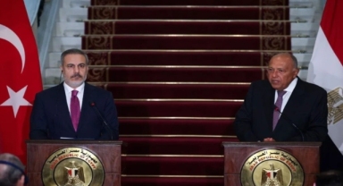 Dışişleri Bakanı Hakan Fidan’dan Mısır’da sert açıklamalar: ‘İsrail’in tasmasını tutun’