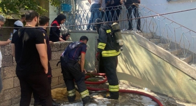 Diyarbakır'da 2 katlı evin bodrumunda patlama: 1'i ağır 3 yaralı