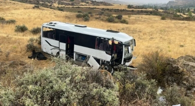Düğüne Gidenleri Taşıyan Midibüs Devrildi! Çok Sayıda Yaralı