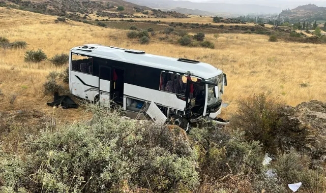 Düğüne Gidenleri Taşıyan Midibüs Devrildi! Çok Sayıda Yaralı