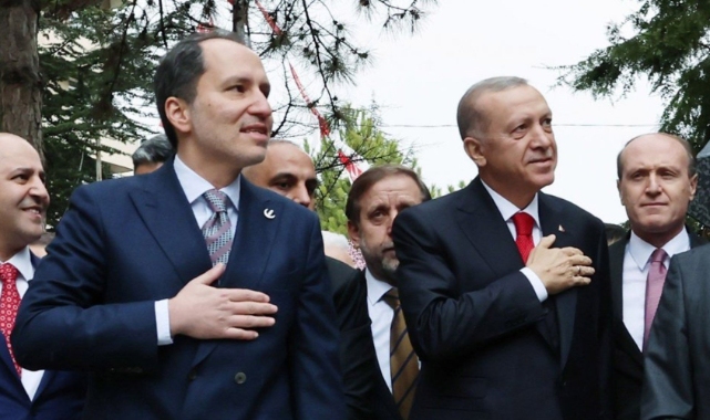 Fatih Erbakan'dan AKP'ye 'erimekte olan iktidar' benzetmesi: YRP'den geçişleri yorumladı