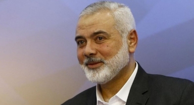 İsmail Haniye için Türk bayrakları yarıya indirildi