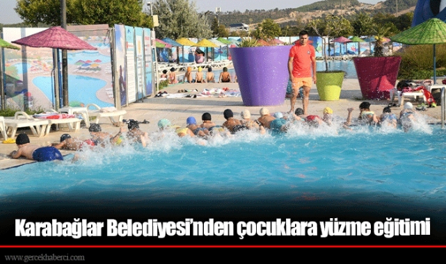 Karabağlar Belediyesi’nden çocuklara yüzme eğitimi