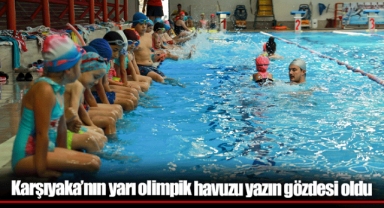 Karşıyaka’nın yarı olimpik havuzu yazın gözdesi oldu