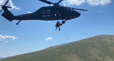 Off-road Aracı Uçurumdan Yuvarlandı: 2 Kişi Helikopterle Kurtarıldı