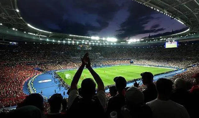 Süper Lig'de kombine fiyatları belli oldu: En ucuzu 800 lira, en pahalısı 325 bin lira