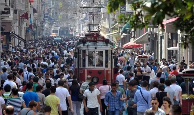 Yurttaş 'yeni bir partiye ihtiyaç var mı' sorusunu yanıtladı: Anket sonucu açıklandı